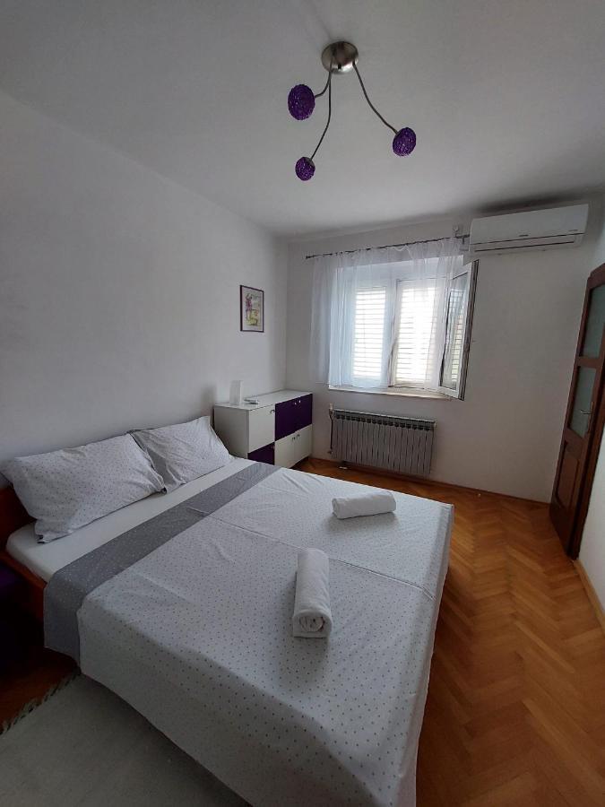 Apartments Mario Primošten Buitenkant foto